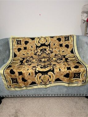 Versace Black and Gold Barocco Medusa Large Silk Scarf BranNew ( unisex )